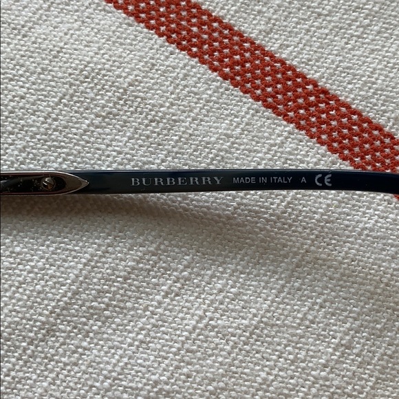 Burberry sunglasses - Picture 5 of 7